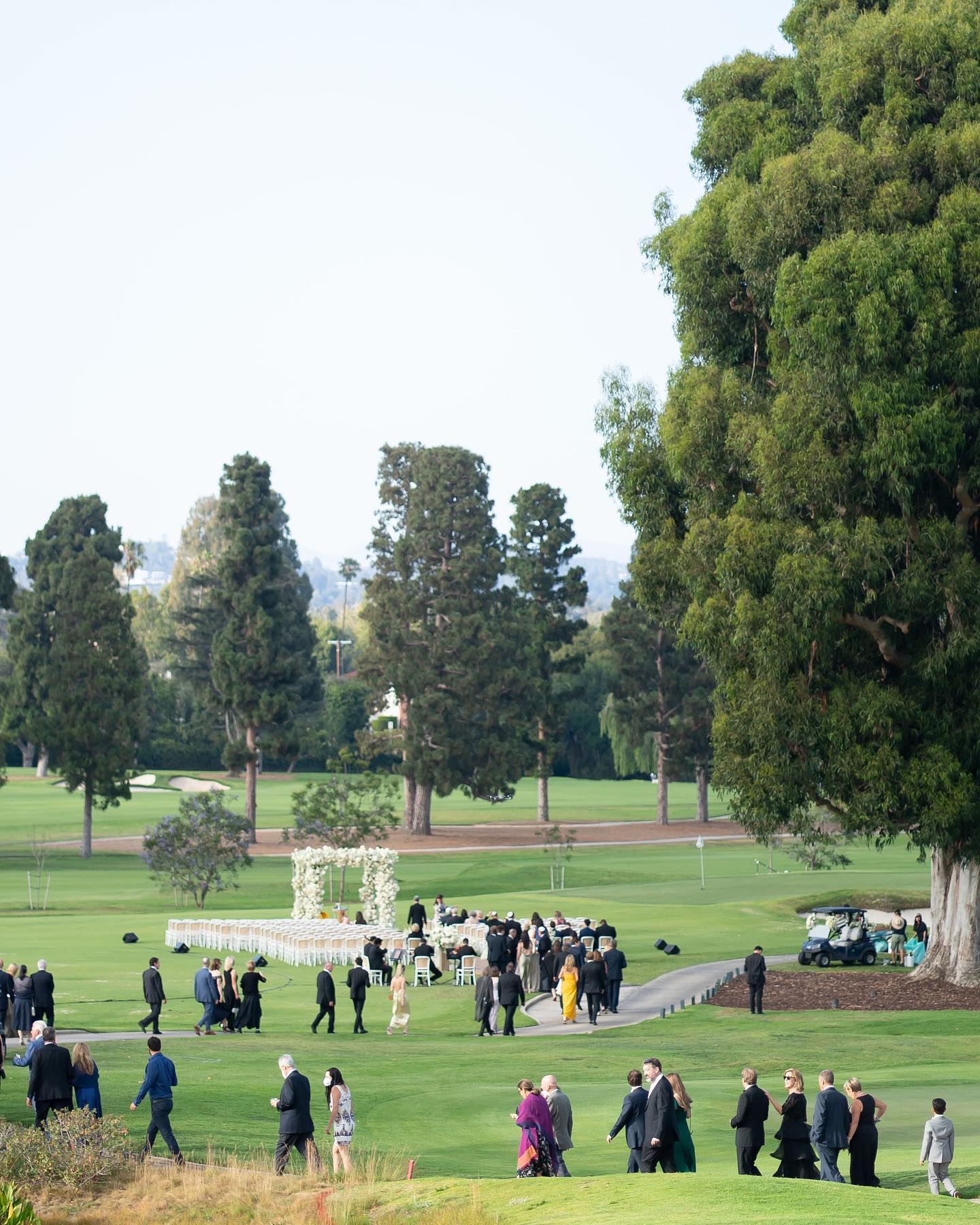 Outdoor event florals for Brentwood Country Club in Los Angeles