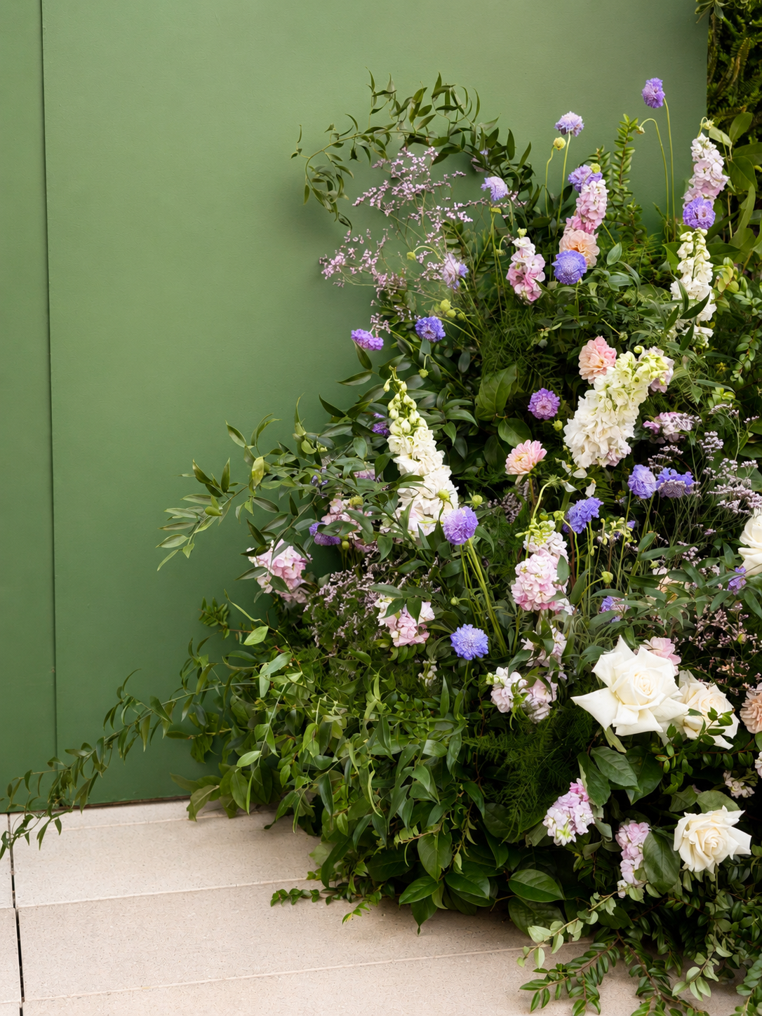 reception centerpieces with seasonal flowers
