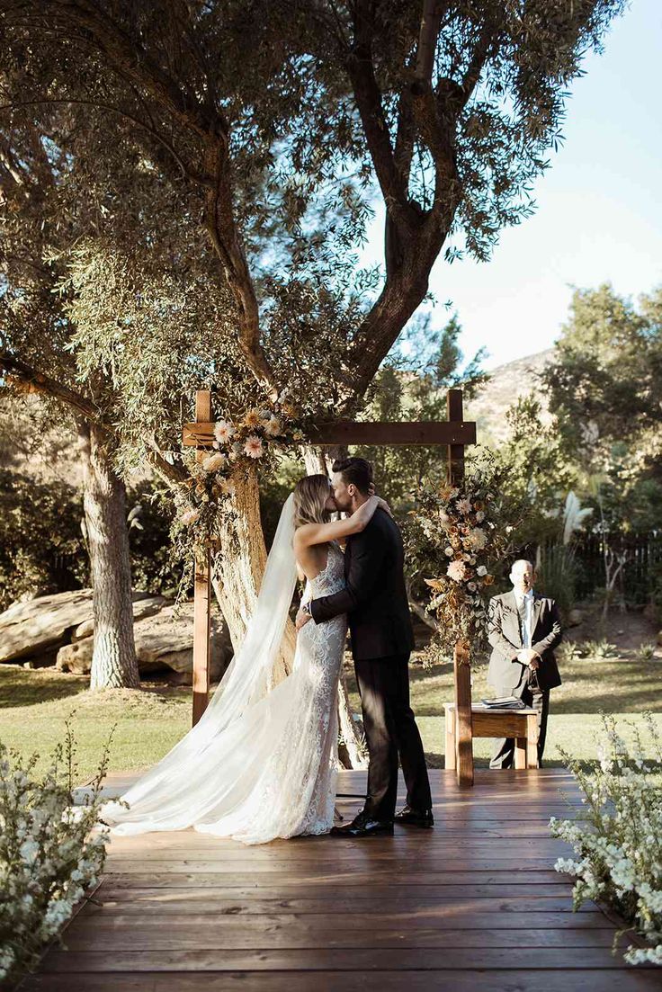 vineyard and mountain wedding florals