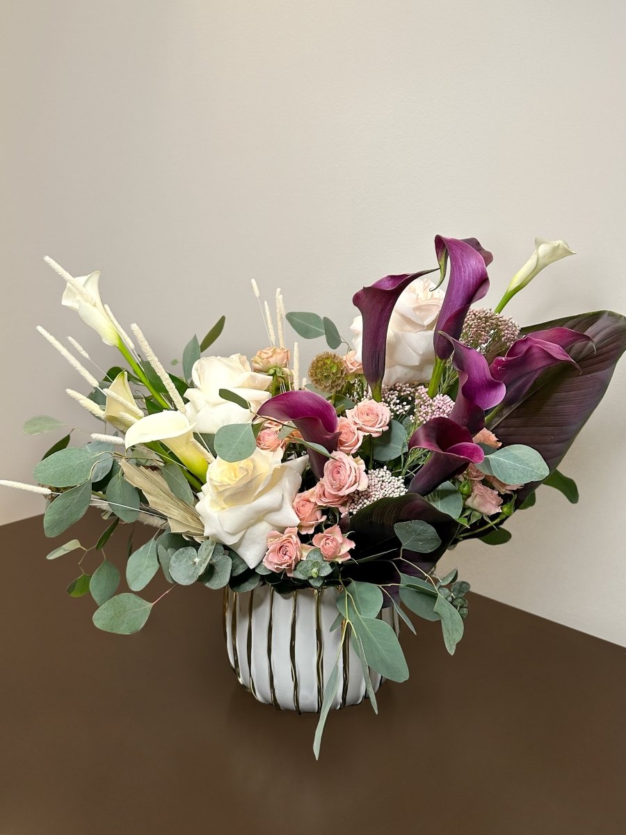 casa lily flower Calla Lily and Rose Bouquet in Any Color Vase - COSMOPOLITAN