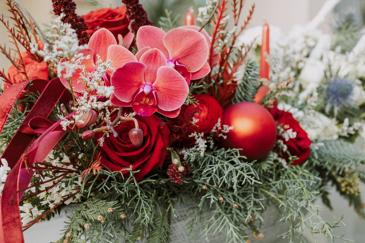 Christmas Centerpiece Ideas with Fresh Flowers
