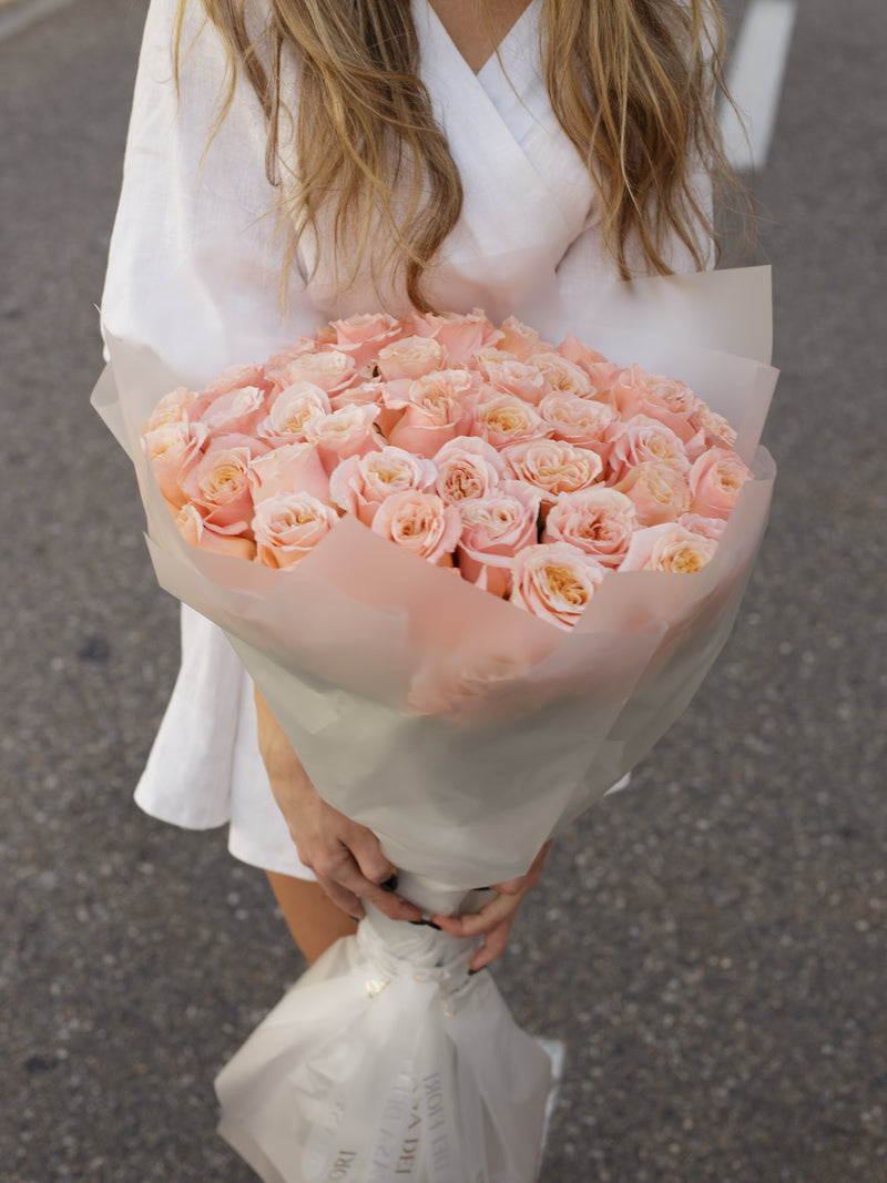 BOUQUET OF PINK CHAMPAGNE ROSES