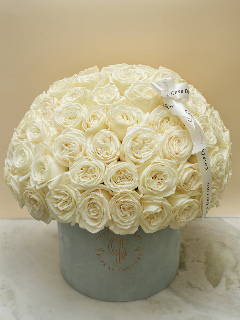 WHITE ROSES IN BOX