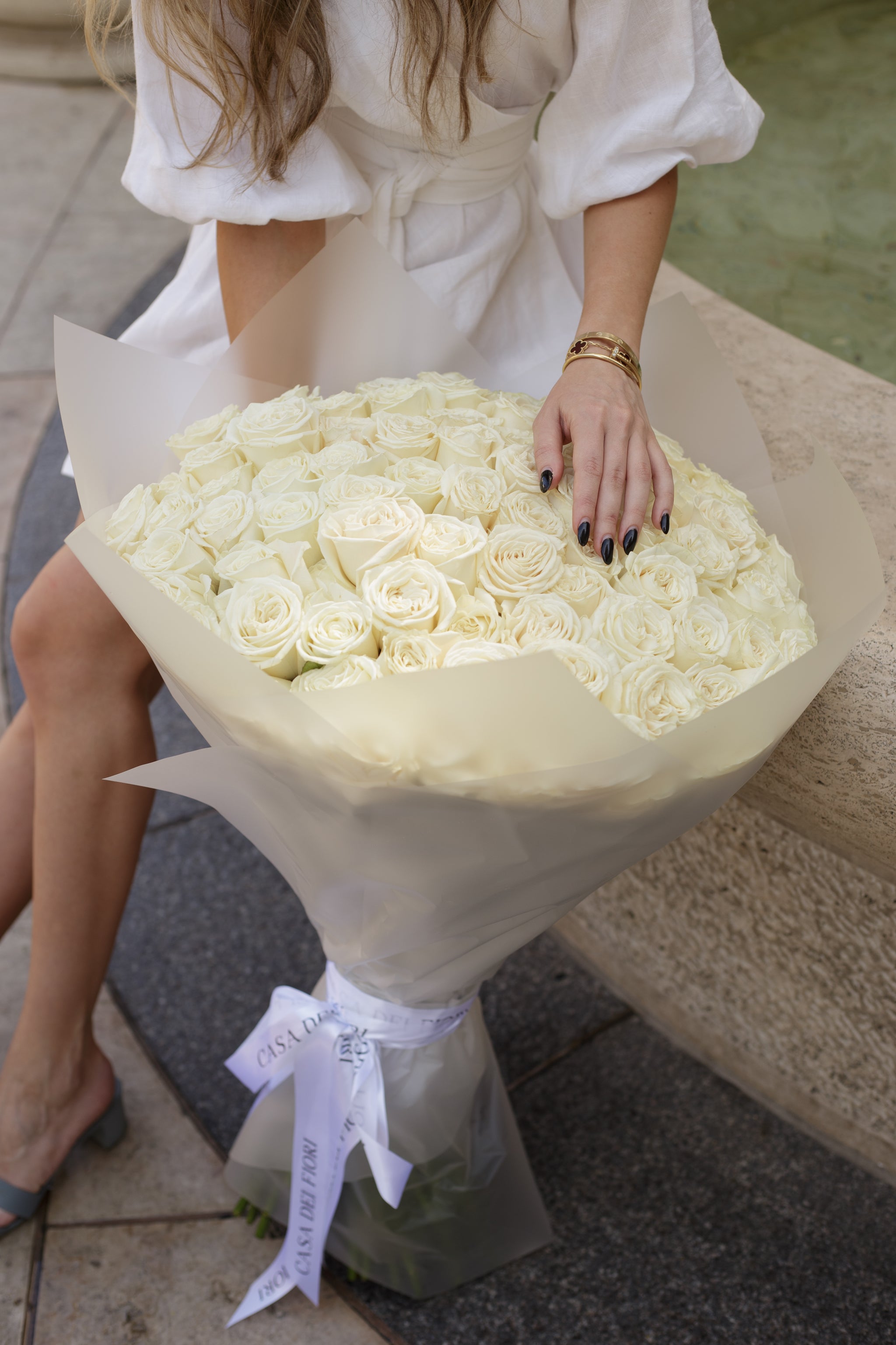 Bouquet of 50/75/100 White Roses 💮 Casa Dei Fiori