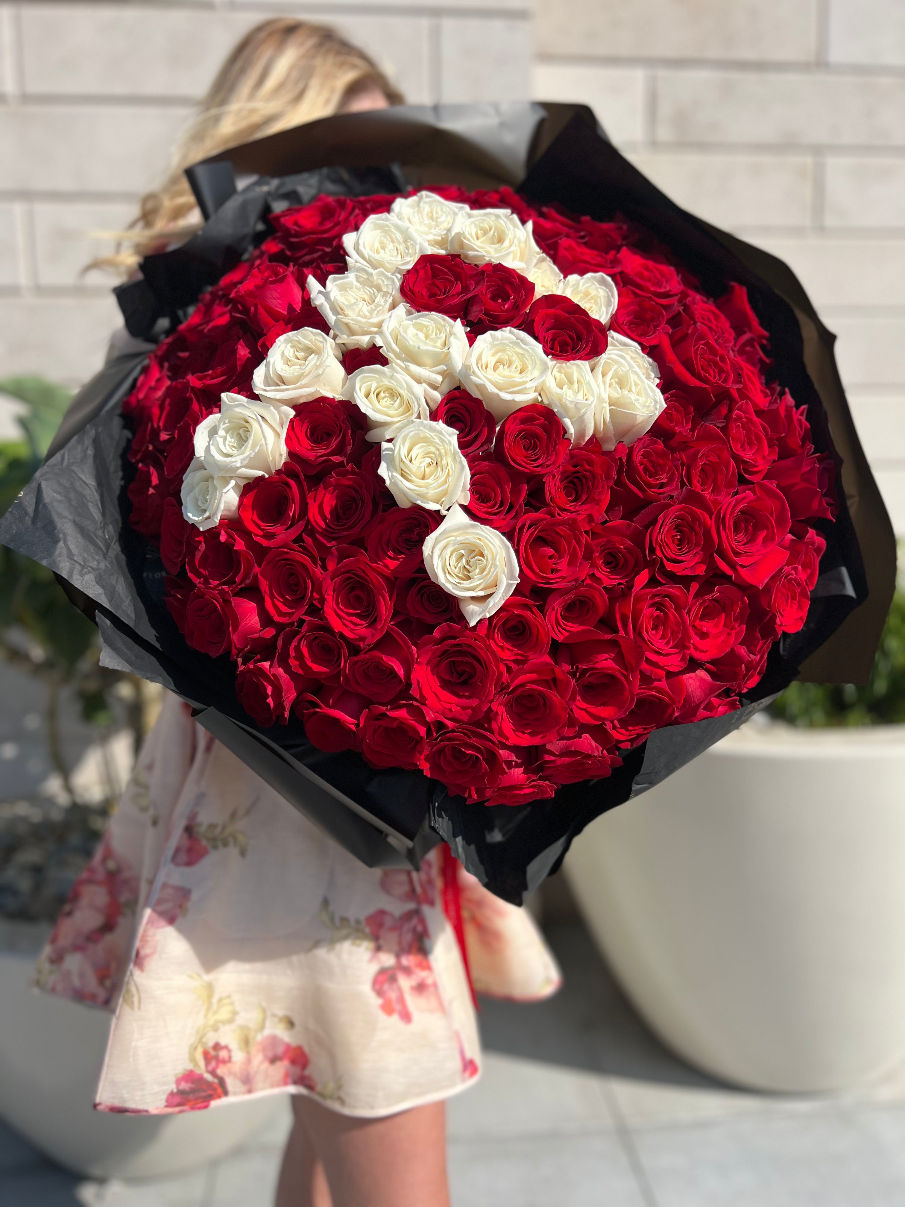 BOUQUET OF 100 RED ROSES