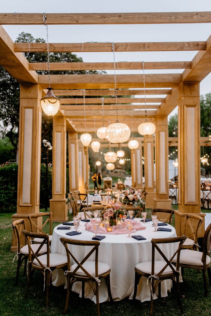 Wedding ceremony flowers at Hummingbird Nest Ranch Villa