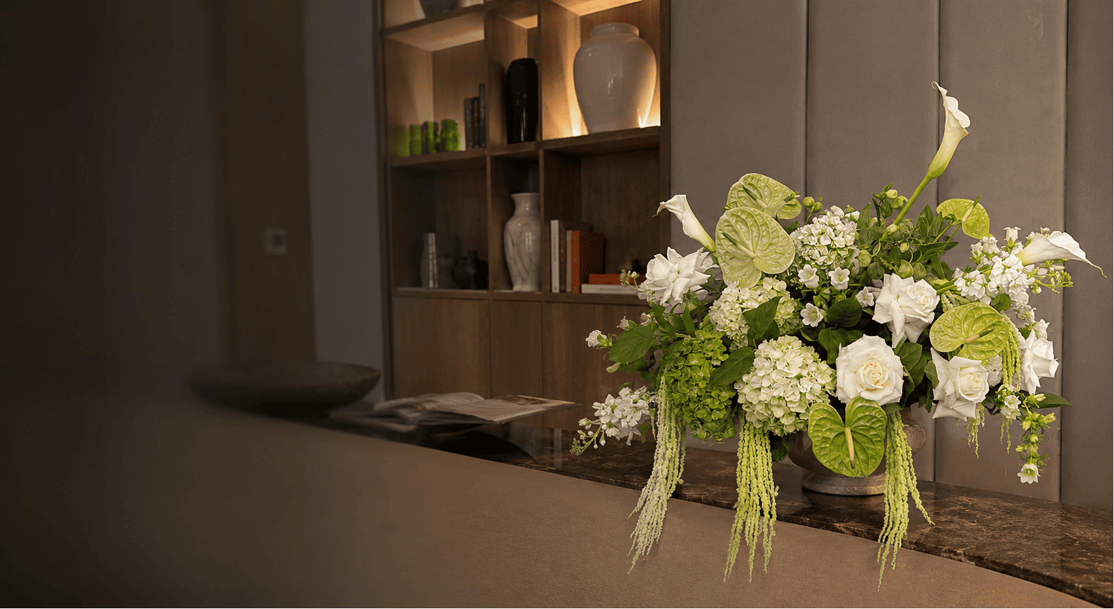 Home flower subscription arrangement for Los Angeles homes and apartments by Casa Dei Fiori