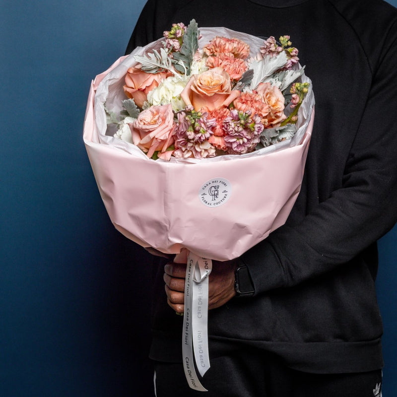 pink rose and matthiola floral arrangement