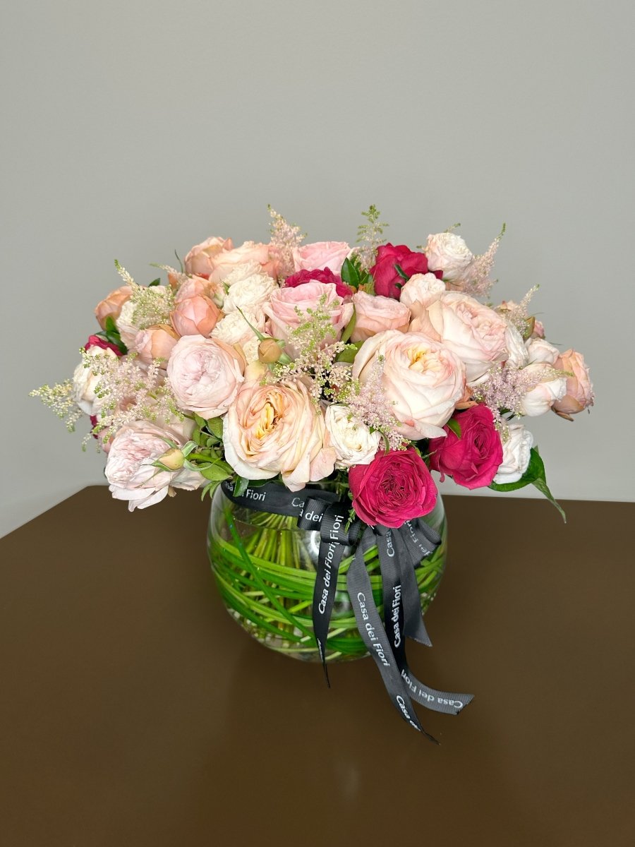 pink and white roses bouquet
