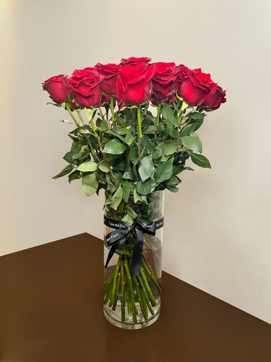 RED ROSES IN VASE - Casa Dei Fiori